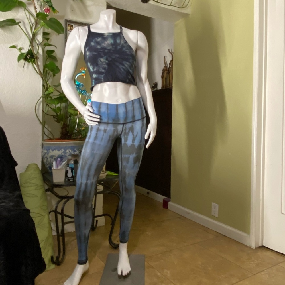 Set leggings ant top tie dye.